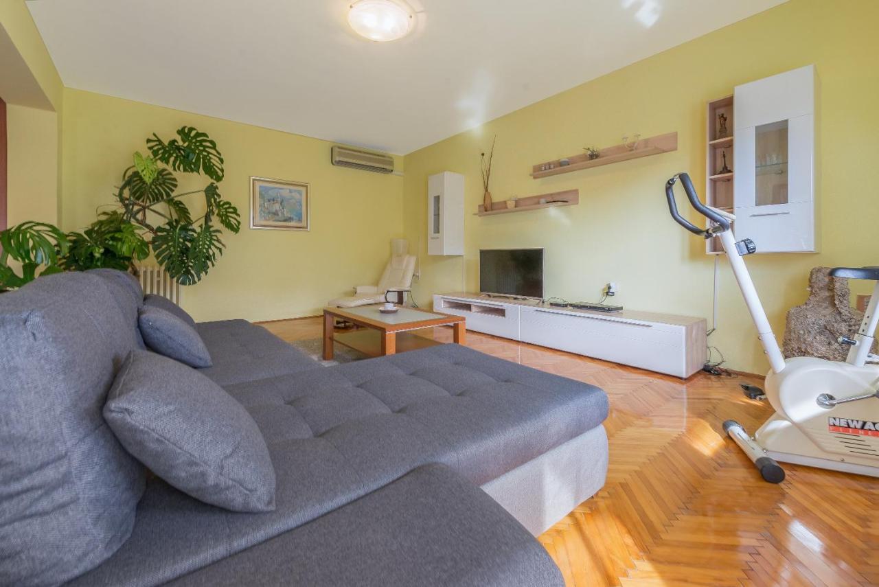 Apartments Villa Odesa With Shared Pool Zadar Dış mekan fotoğraf