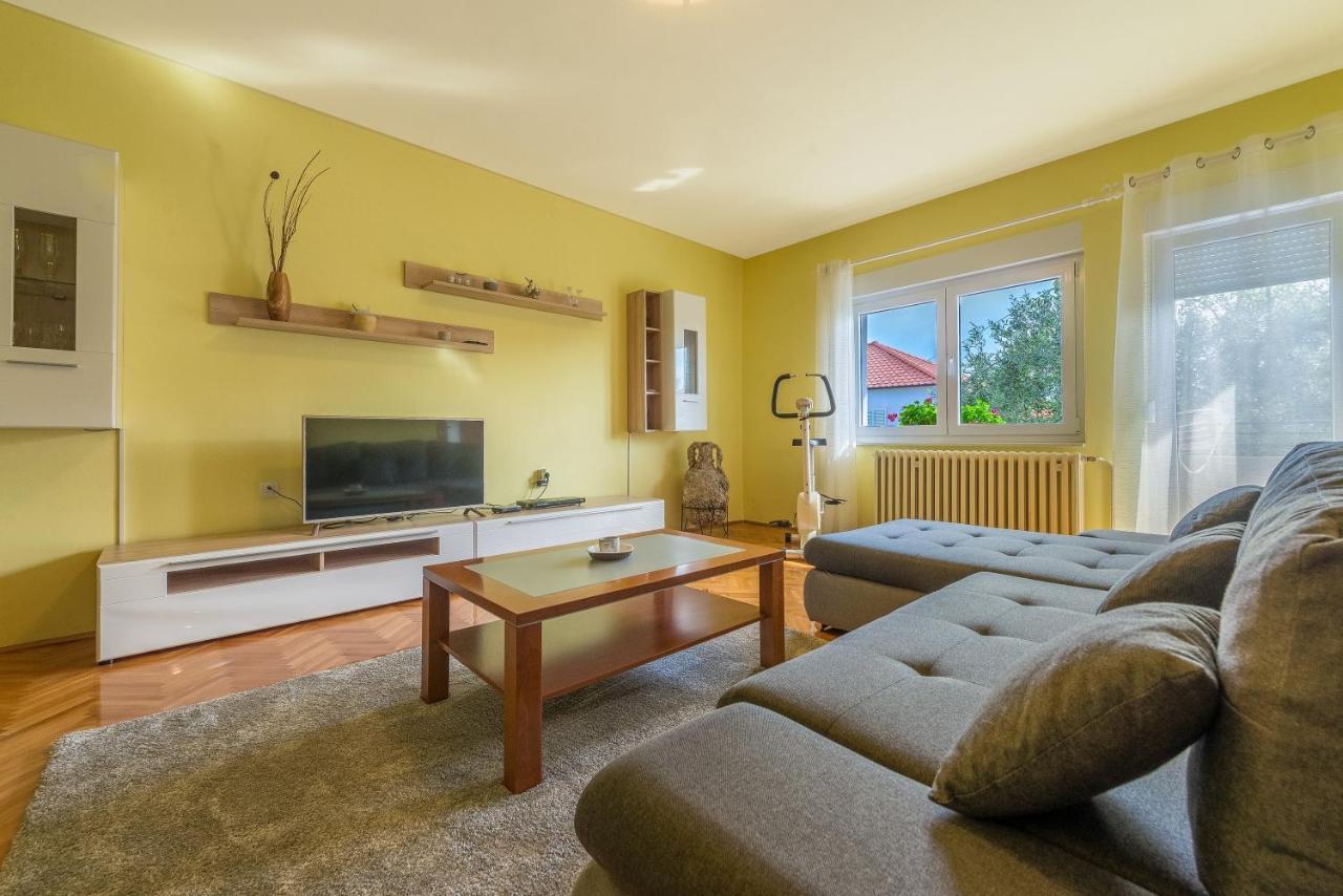 Apartments Villa Odesa With Shared Pool Zadar Dış mekan fotoğraf