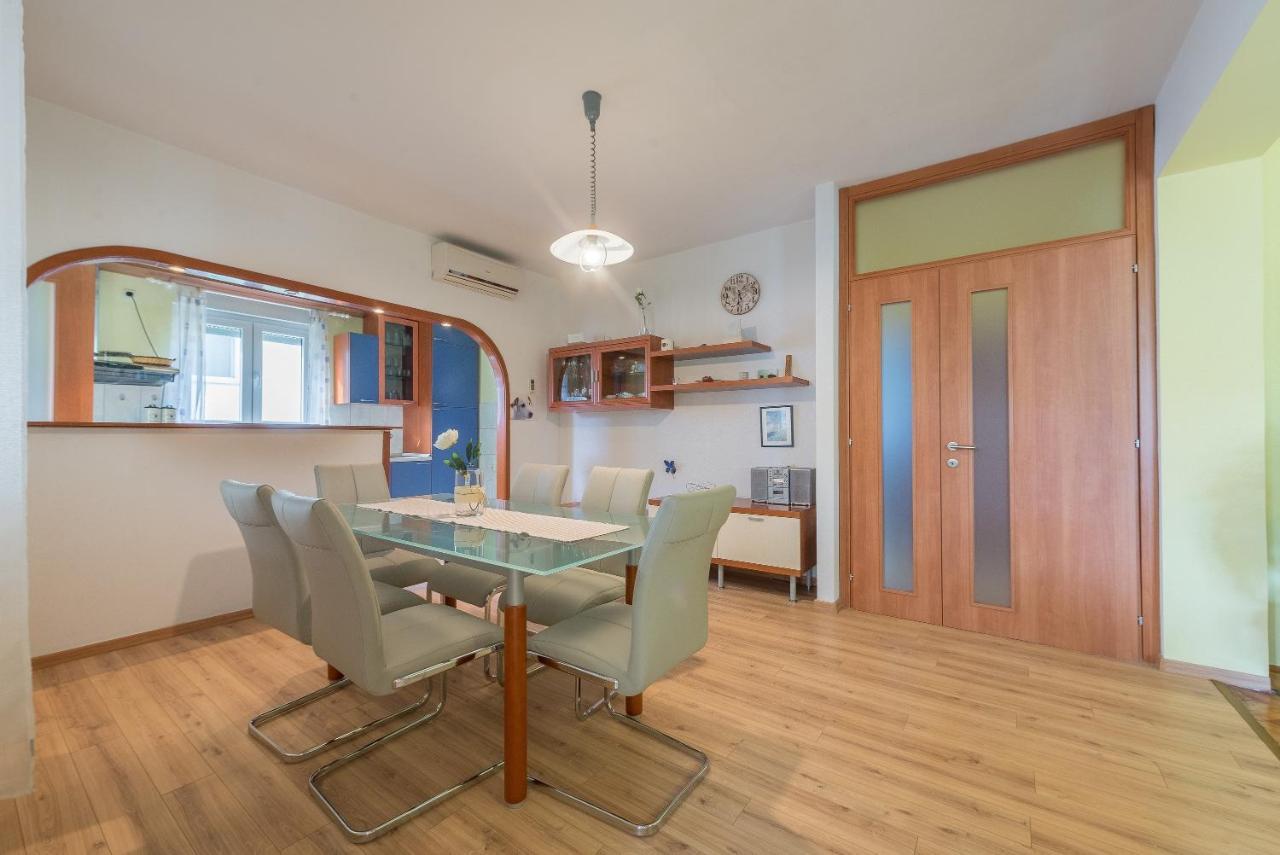 Apartments Villa Odesa With Shared Pool Zadar Dış mekan fotoğraf
