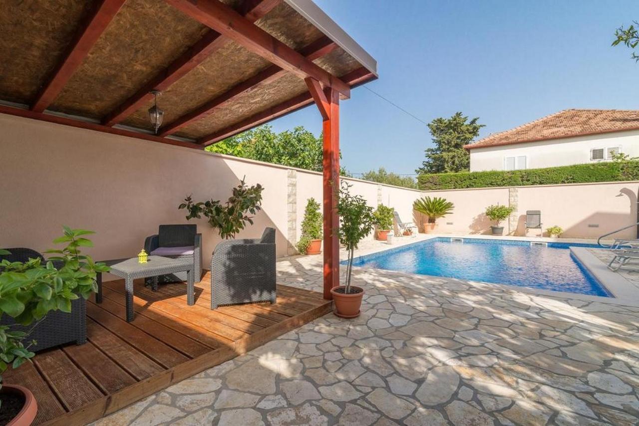 Apartments Villa Odesa With Shared Pool Zadar Dış mekan fotoğraf