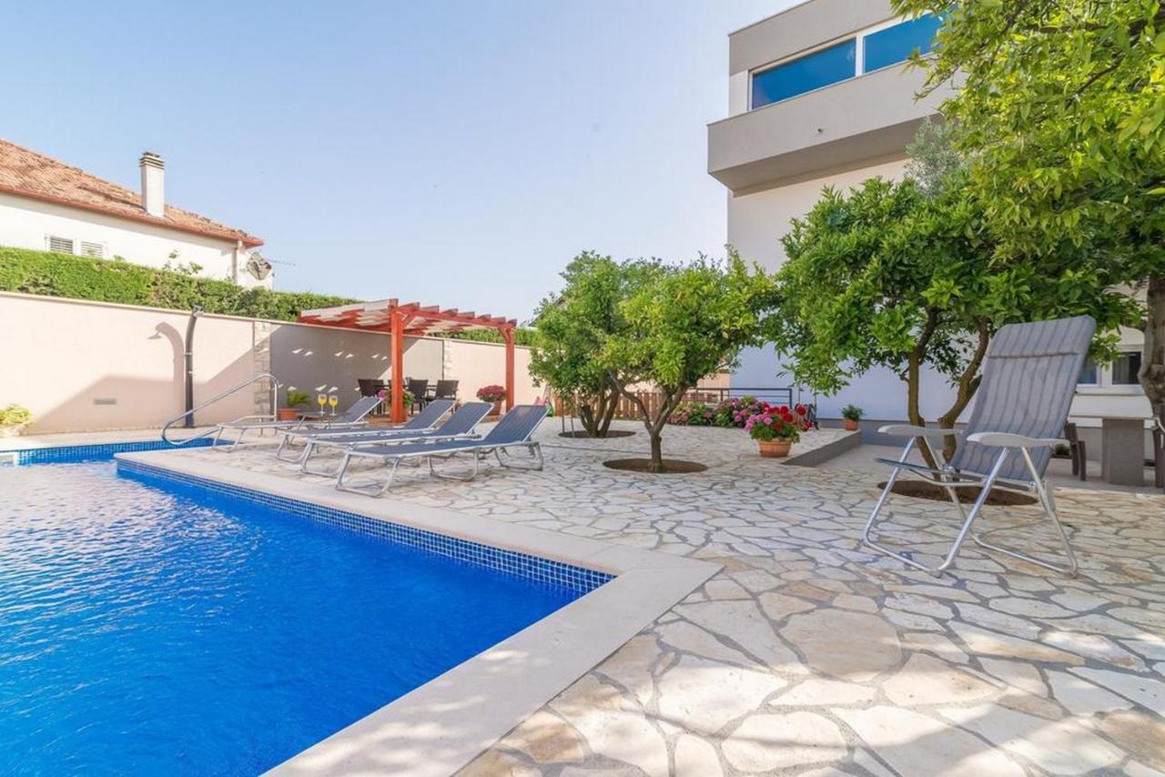 Apartments Villa Odesa With Shared Pool Zadar Dış mekan fotoğraf