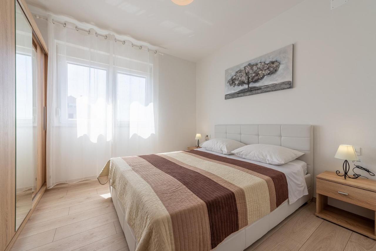 Apartments Villa Odesa With Shared Pool Zadar Dış mekan fotoğraf