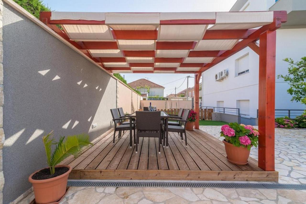 Apartments Villa Odesa With Shared Pool Zadar Dış mekan fotoğraf