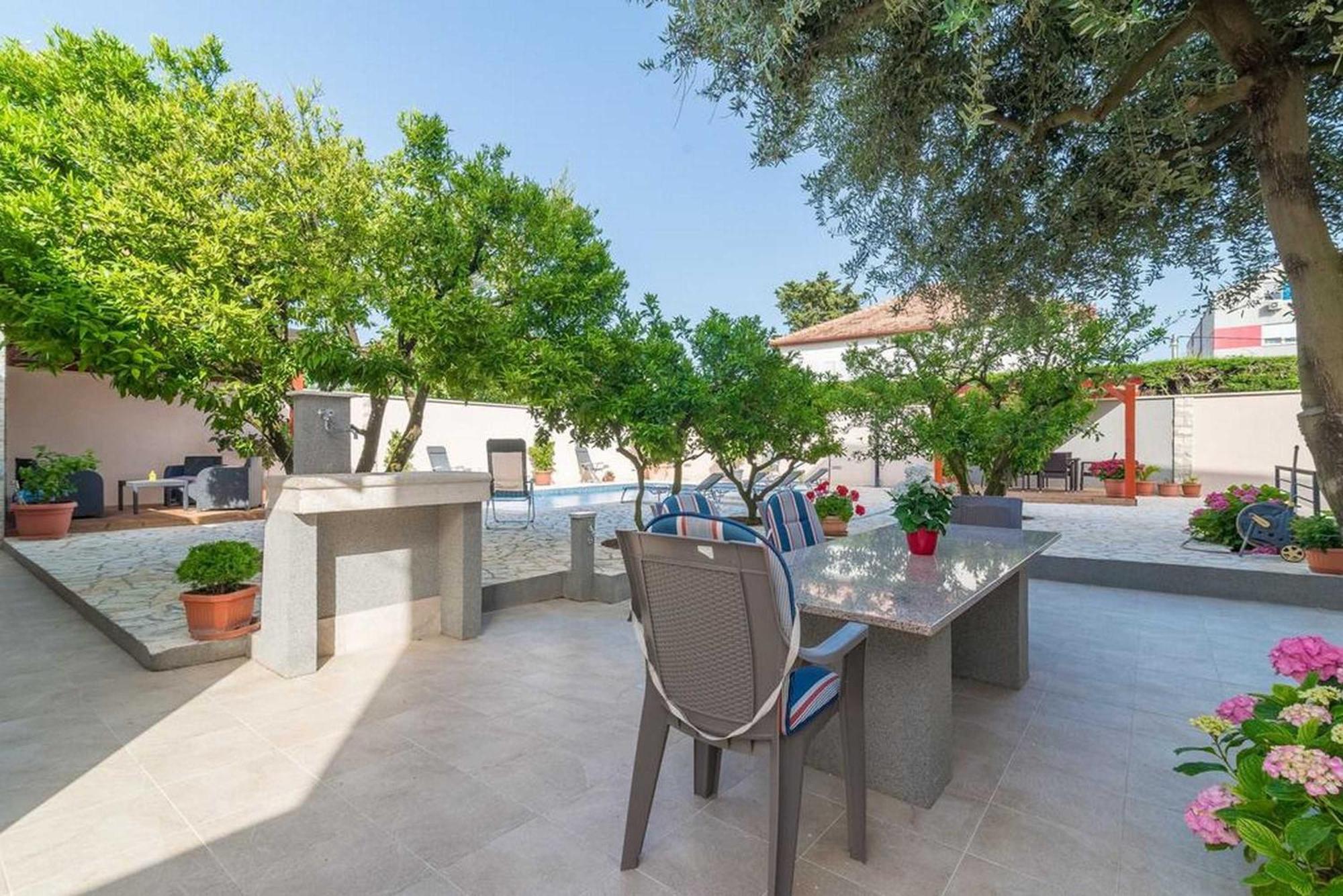 Apartments Villa Odesa With Shared Pool Zadar Oda fotoğraf