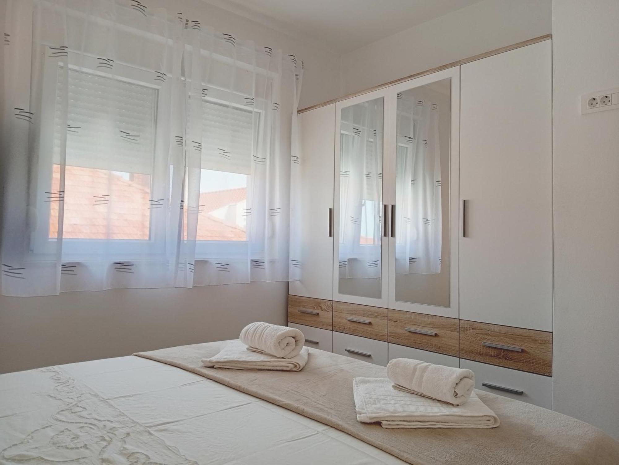 Apartments Villa Odesa With Shared Pool Zadar Dış mekan fotoğraf