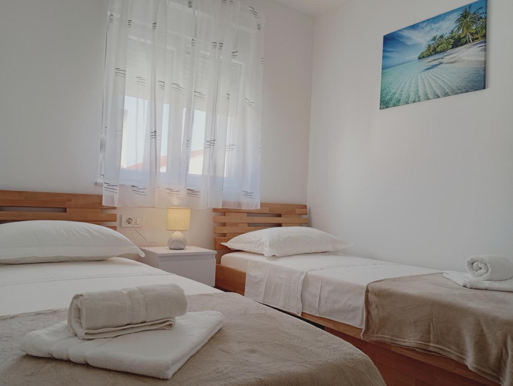 Apartments Villa Odesa With Shared Pool Zadar Oda fotoğraf