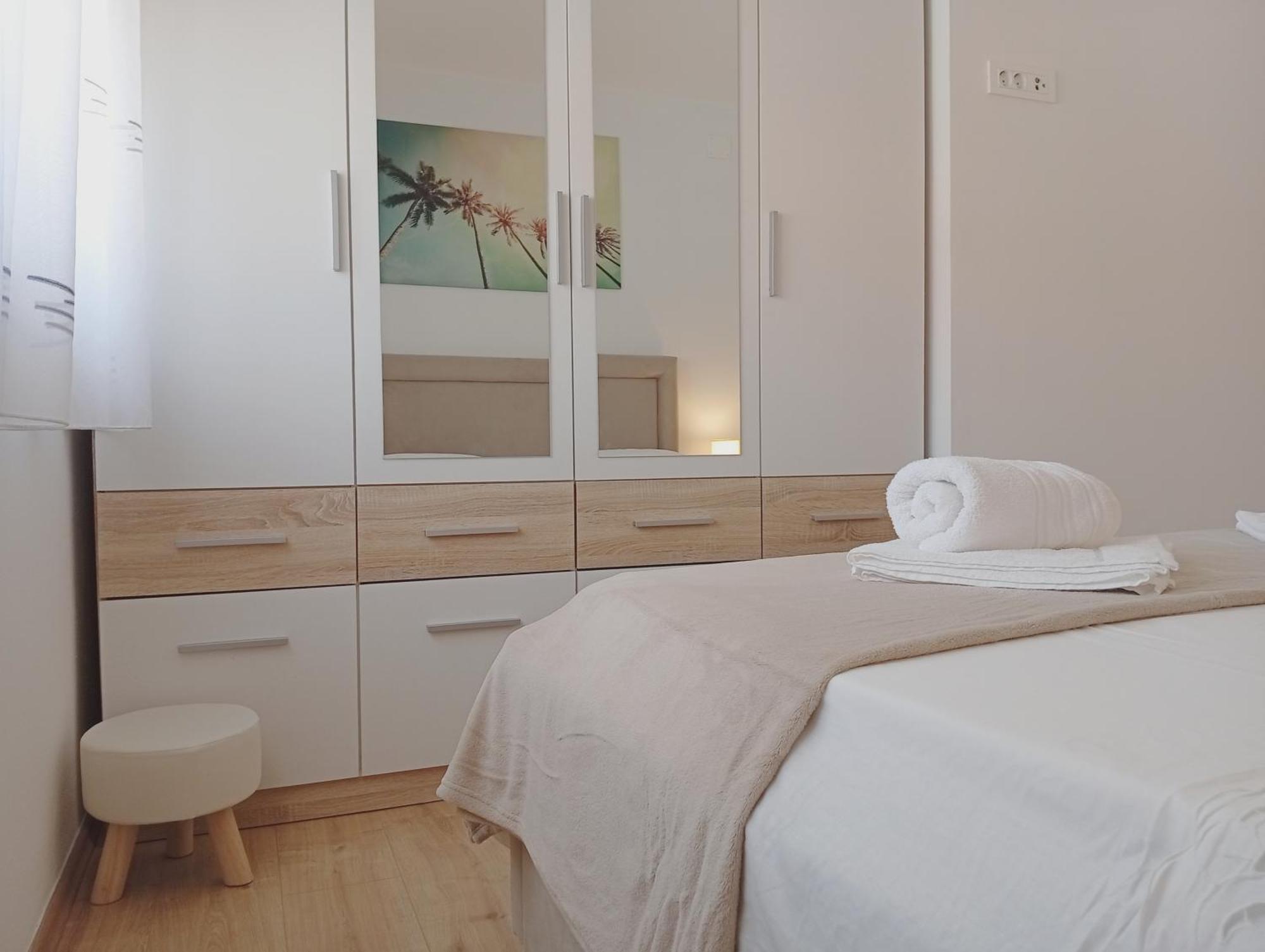 Apartments Villa Odesa With Shared Pool Zadar Dış mekan fotoğraf