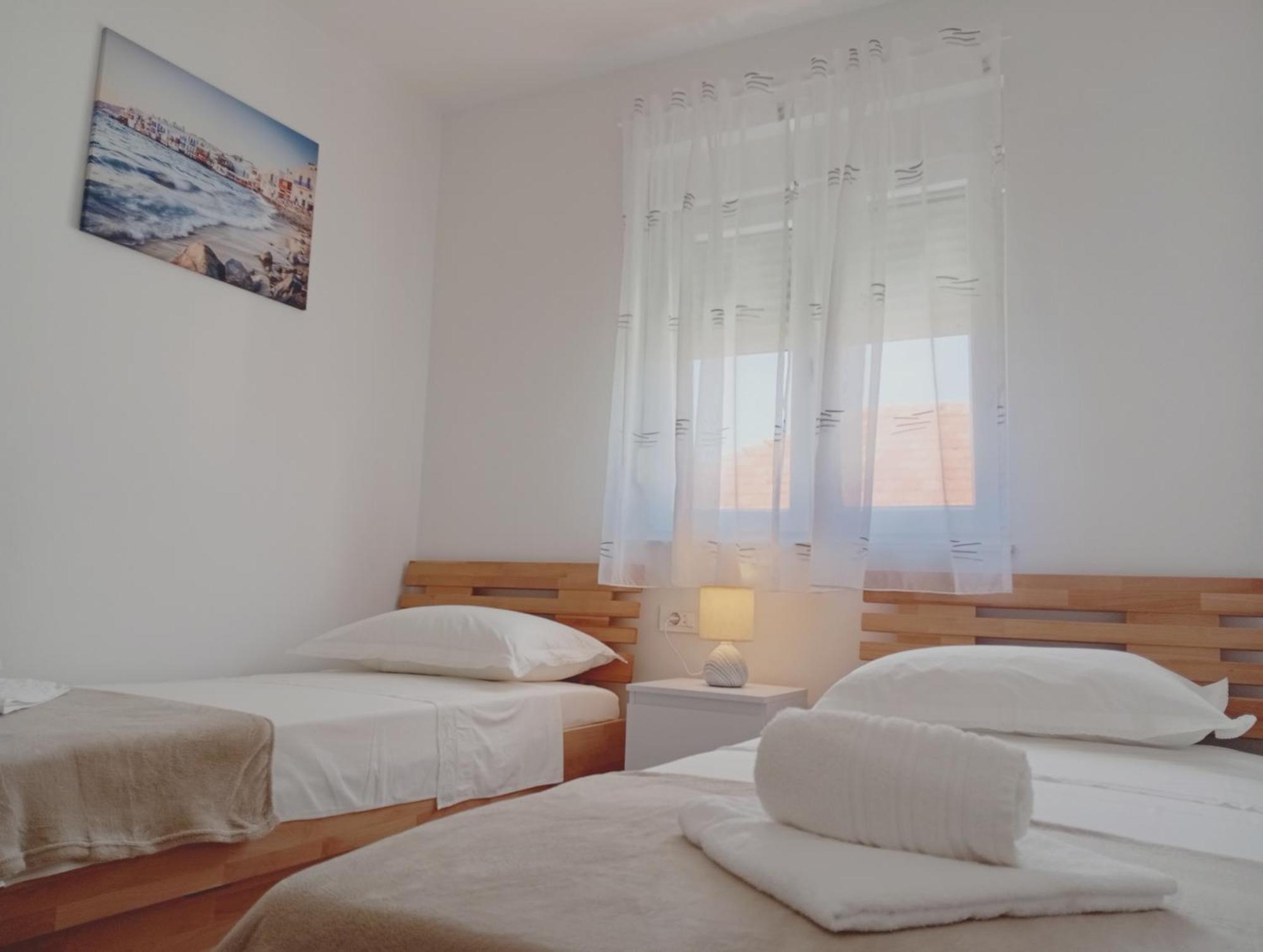 Apartments Villa Odesa With Shared Pool Zadar Oda fotoğraf