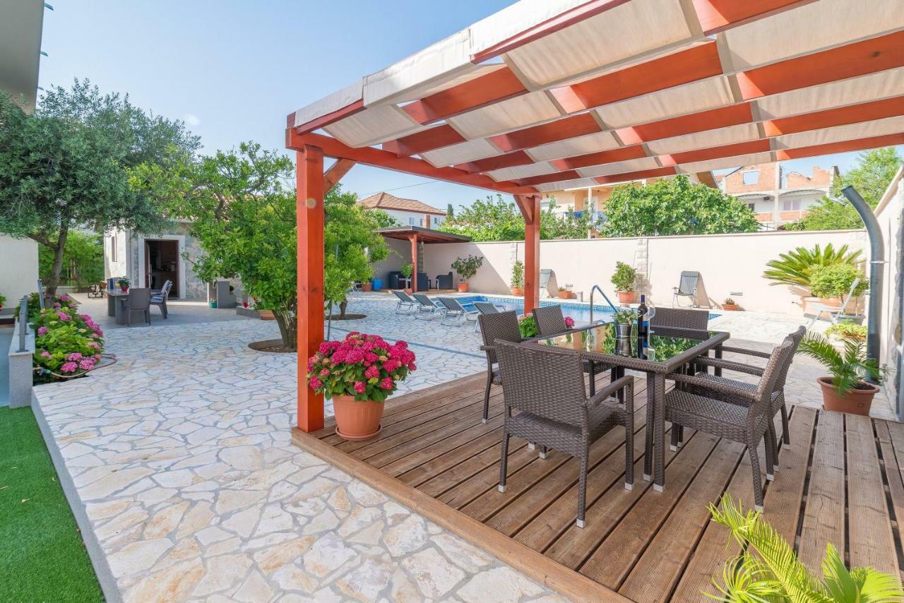 Apartments Villa Odesa With Shared Pool Zadar Dış mekan fotoğraf